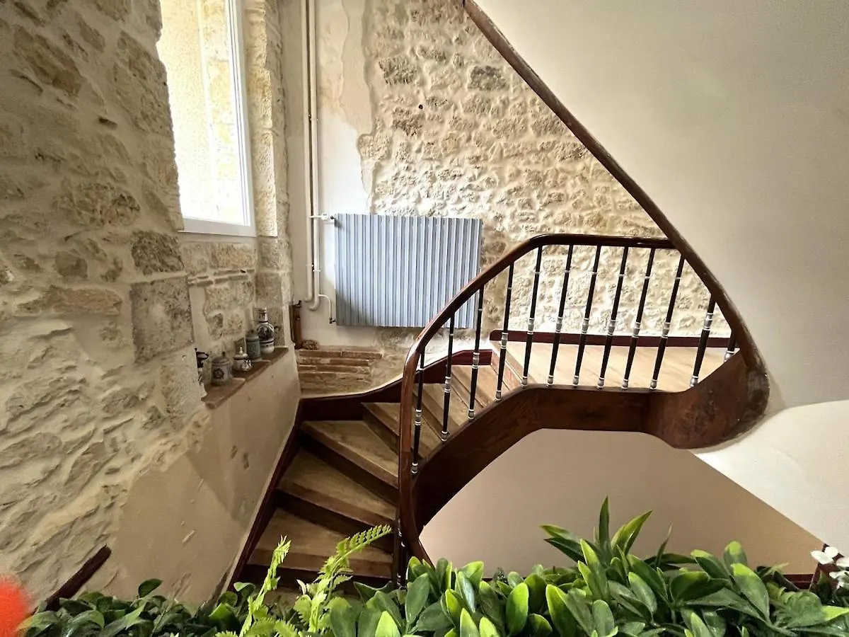 بيت للعطل Stone And Elegant House On Central Place كوندوم